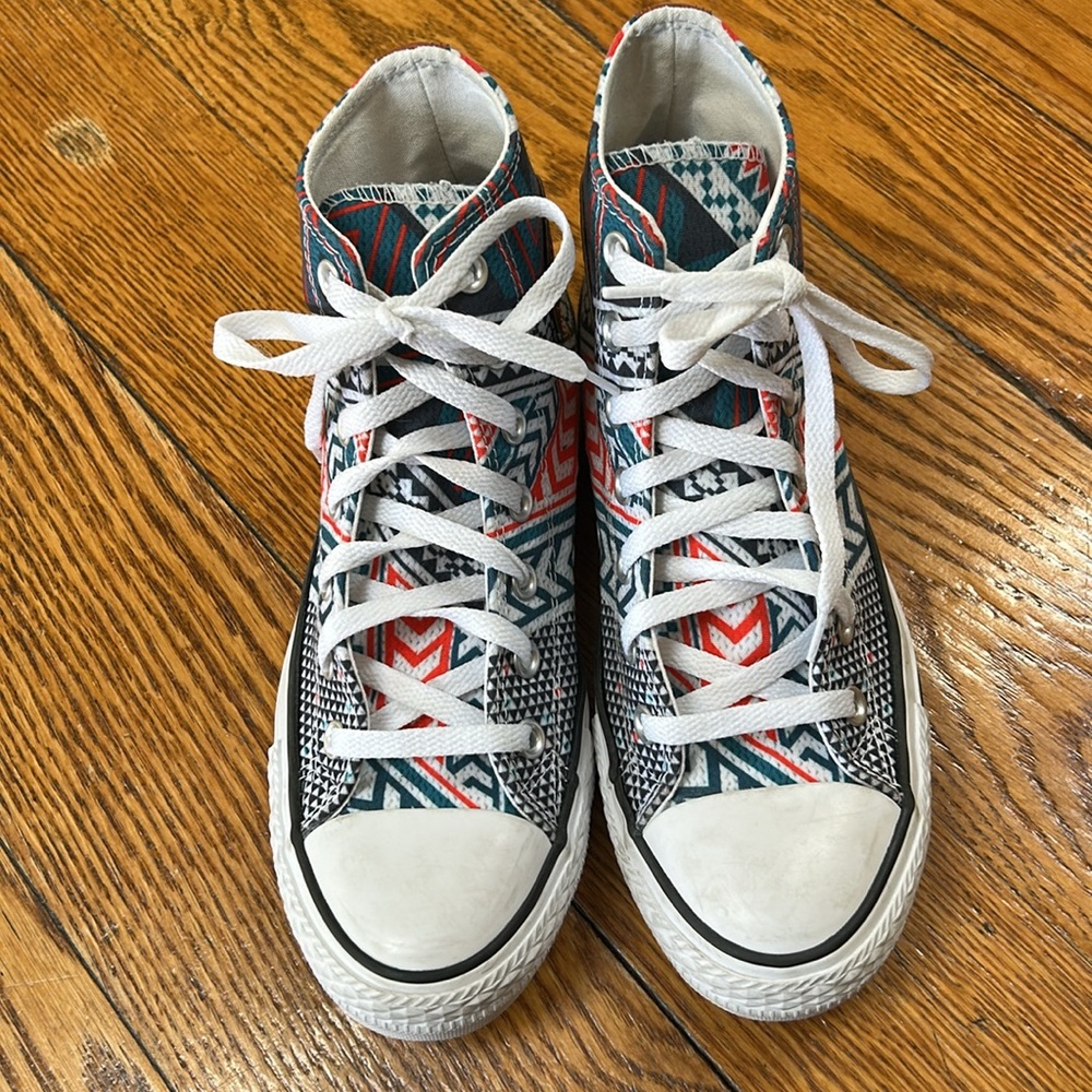 Converse Chuck Taylor All Stars Festival Geo pattern. Great condition. Women’s 8 - Picture 11 of 12